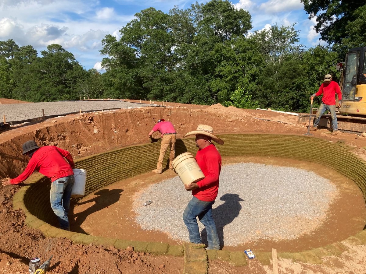PermaEdgeBunker's tweet photo. Working with Pristine Golf at @UGAGCAgronomy building a PermaEdge bunker in a new practice area for the golf team.  Big, new green accented with new bunkers.  Grassing starts next week.  Thanks to Superintendent Scott Griffith and we look forward to grow in.  Great job everyone! https://t.co/03ZqPLA7ZC