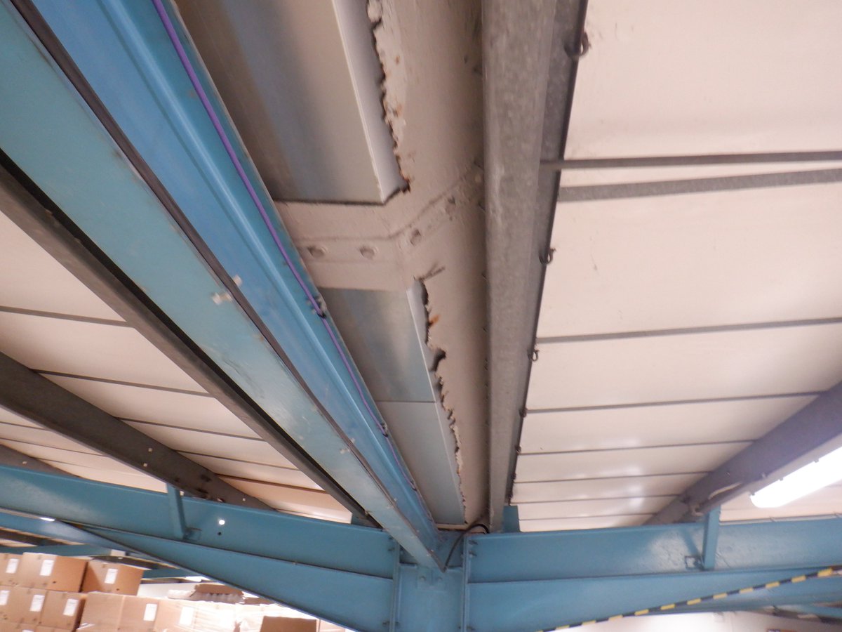 PracticalRoofCo's tweet image. Removed a failed rubber liner from a gutter in Loughborough, found the original gutter base had disintegrated the full length of the building. We fabricated new profiled inserts on site, stitched the gutter back together again, before re-lining. #roofing #heathandsafety