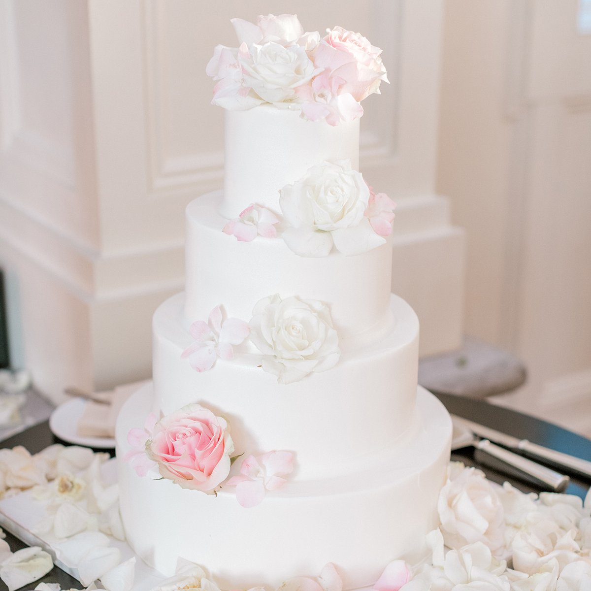 palermobakery's tweet photo. Love sharing beautiful pictures taken of our cake at special events from amazing photographers. If you are interested in hiring a photographer for you wedding please contact @susanelizabethwedddings.
#palermobakery #palermodesserts #weddingcake #weddingphotographer https://t.co/q1uY35iYgc