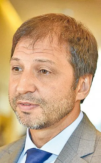#Denuncia
Acusan a Conrado Hoeckle de utilizar a fiscales para criminalizar causas particulares.
Debido al conflicto entre Terminal Occidental SA -de Hoeckle- y Signature SRL, el amigo del presidente Abdo logró que dos fiscales imputen penalmente en casos que son al ámbito civil.