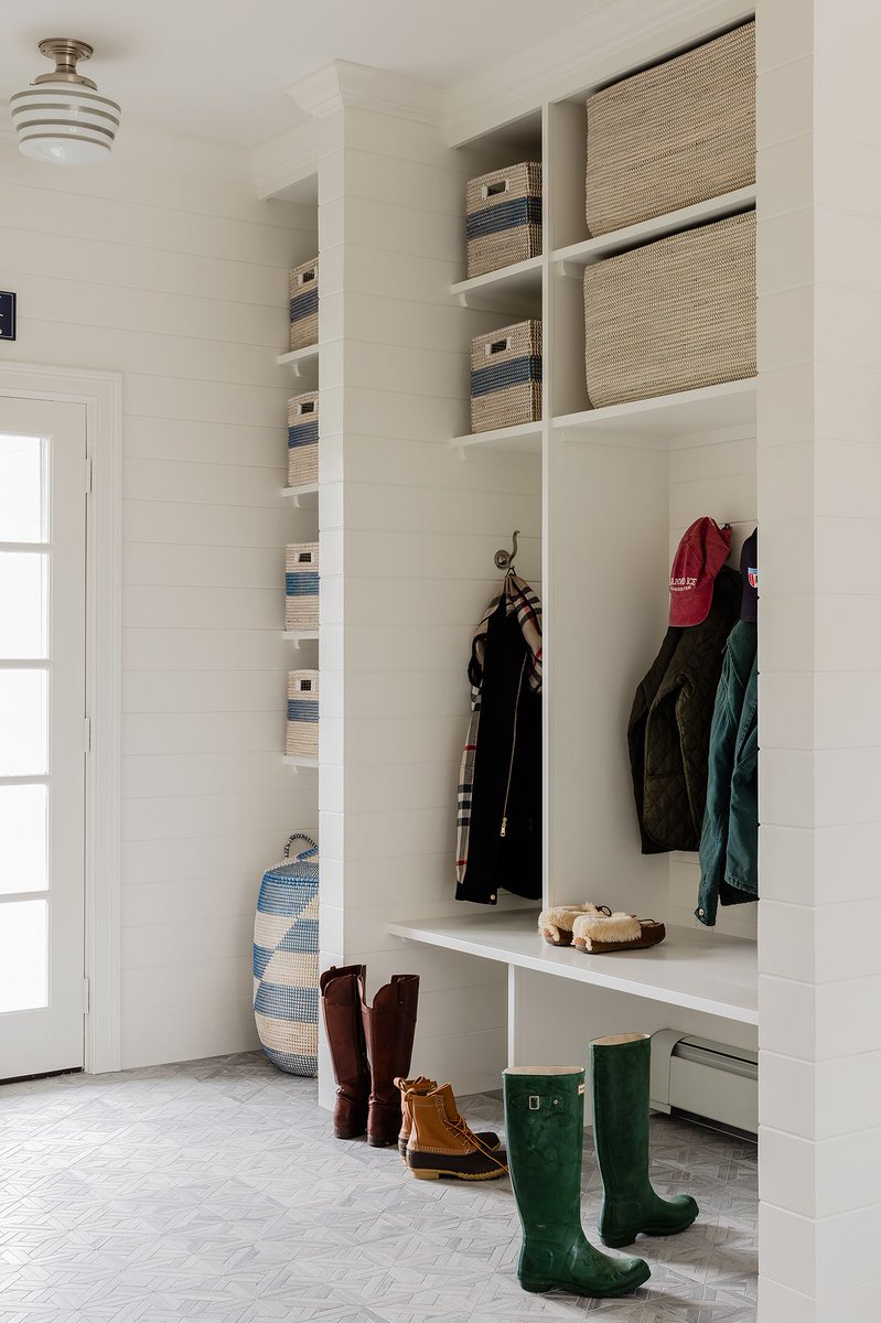 KathyMarshall2's tweet photo. No shoes allowed in the house? No problem! Mudrooms will easily become one of the most utilized spaces in a home so why not create the perfect space for your Wellies, coats, and bags.
 #mudroom #wellies #InteriorDesign #TimelessDesign #HomeStyle #HomeInspo #HouseToHome https://t.co/uEKh9dUCYM
