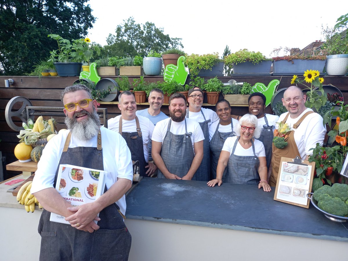 It's been a very hot week especially filming outside! Such a great team, producing great content #CookFriends 🤣👍