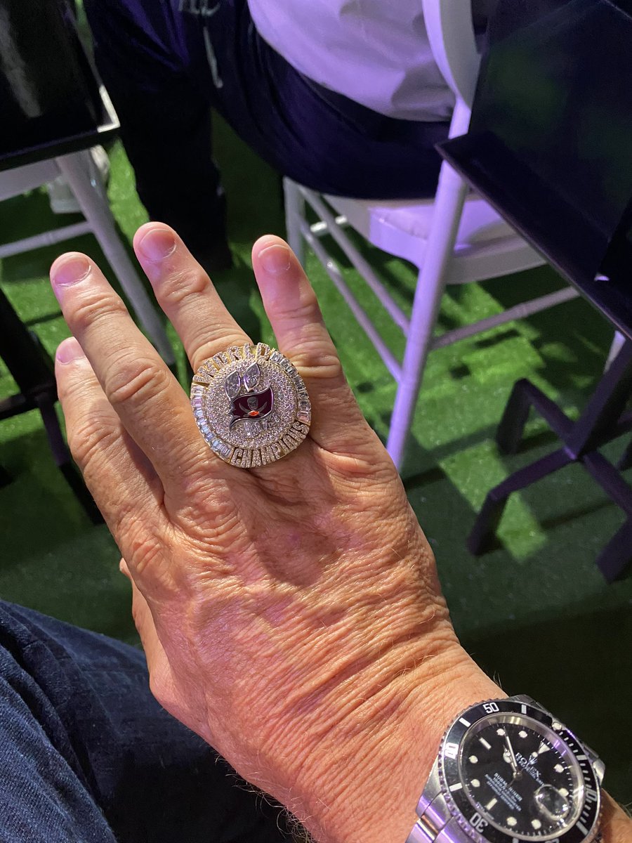 DaveMoore_83's tweet image. Super Bowl Champions! Thank you @Buccaneers for an unforgettable experience last night! #Superbowlchamps #superbowlrings