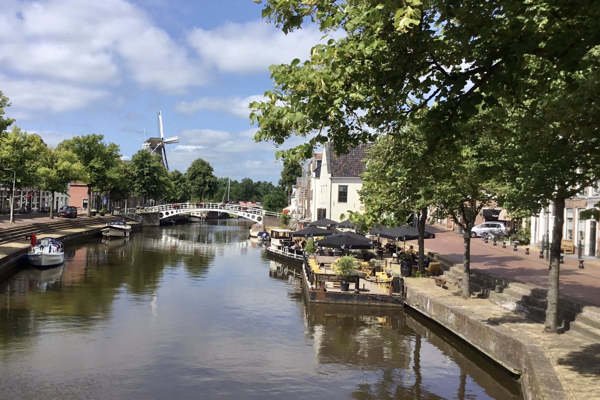 kvandervate's tweet photo. Hier alvast een kleine selectie van mooie foto’s van mijn #vakantie in #Friesland (en Drenthe). Je ziet de #Oldehove in #Leeuwarden , de #Noorderhaven in #Harlingen , het prachtige oude kerkje van #Vledder en de #Dokkumer Ee. Ik heb een fantastische week gehad https://t.co/rNllfRA0Bh