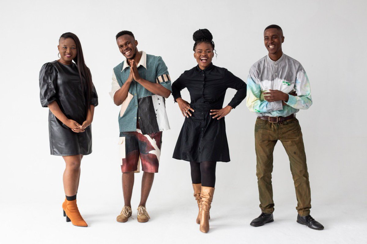 OfficialTeamRSA's tweet photo. The Team SA #OpeningCeremony kit, proudly designed by @Dbnfashion_fair creatives Mbali Zulu, Nompumelelo Mjadu, Sandile Sikhakhane and Sipho Lushaba. 

They must be so proud to have showcased their work on the global stage 🇿🇦

#Tokyo2020 
#Olympics https://t.co/ILjQ9SPYhH