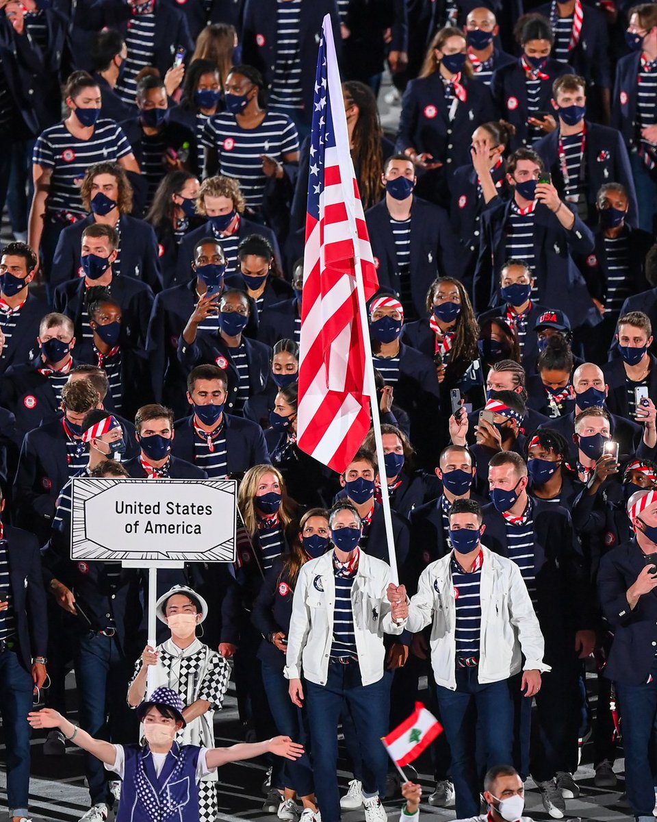 What a moment <a href="/S10Bird/">Sue Bird</a> 🇺🇸 #OpeningCeremony