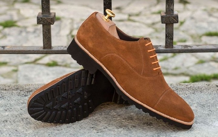 Dekuns01's tweet photo. @instablog9ja I make and sell footwear your RT n patronage will go a long way for my brand whatapps no:08090916669 https://t.co/dk2Xywl3T4