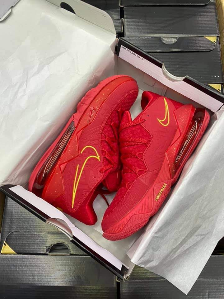 Z's Kicks tweet media