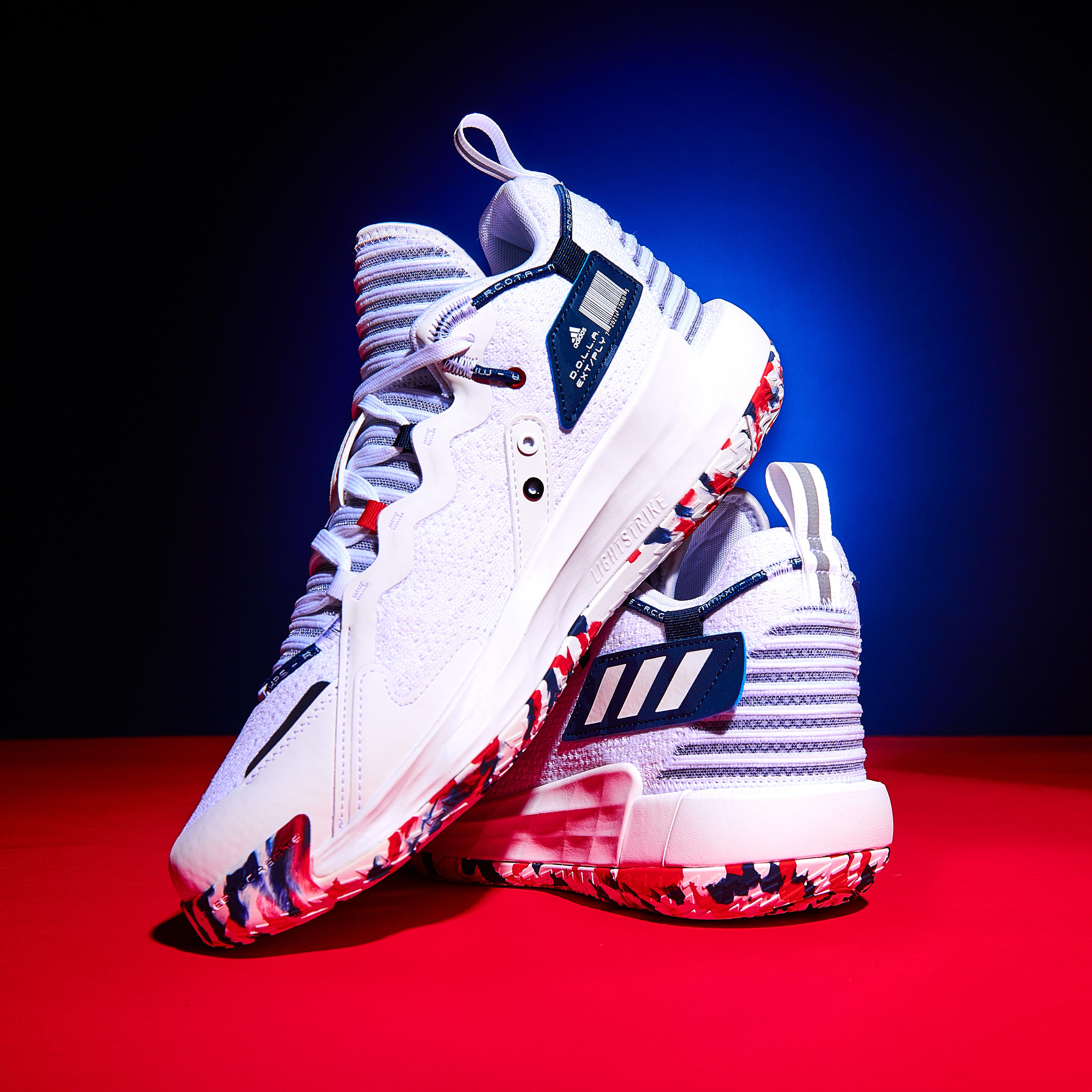 Nogle gange nogle gange Tillid ris Foot Locker on Twitter: "TEAM USA 🇺🇸 #Adidas Dame 7 is available now  online. Shop: https://t.co/QoxMAOMyXE https://t.co/7acq4hK1zR" / Twitter