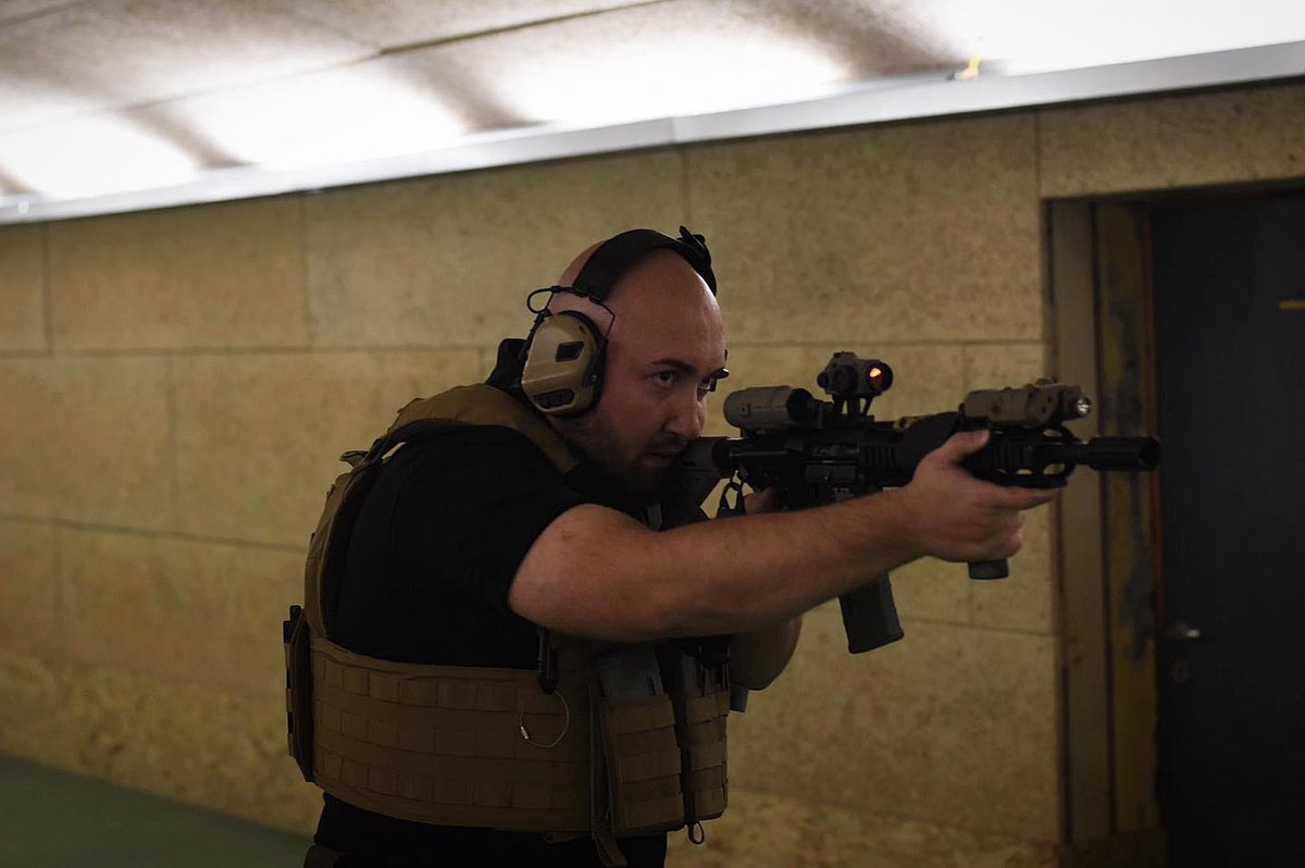 WarriorAssaultS's tweet photo. Feel the pain in the eyes...👀
.
.DCS plate carrier in CT.
.
.
#protection #police #military #tacticalathlete #glock17 #bodyguard #bodyguardlife #academy #globalsecurity #closeprotection #tacticalshooter #warriorassaultsystems #dcs #platecarrier ( #📷 @global_security_service ) https://t.co/Mdcrl8AqX7