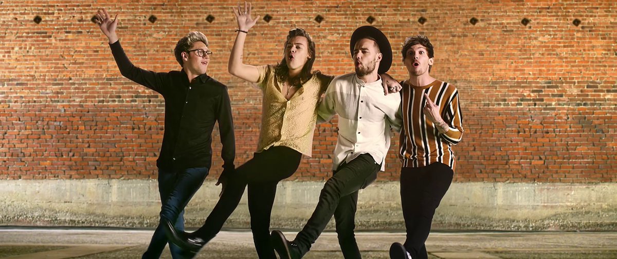 lirrycomfortbot's tweet image. #Happy11YearsOneDirection ❤️