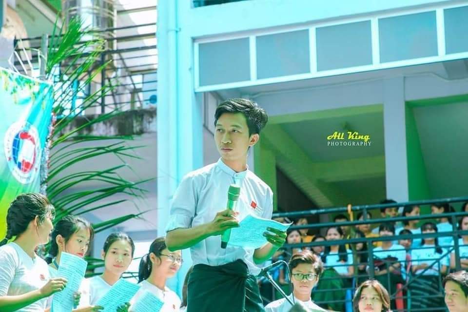 SuLay17635290's tweet photo. Poet Sit Naing (b) Comrade Zaw Htet Naing; Yangon University of Education Students Union - Vice President; He was beaten in connection with a prison protest this morning. I heard it was a dangerous situation (worrying). #WhatsHappeningInMyanmar https://t.co/l933JtCWq7