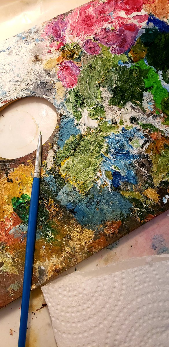 Brooksgallery8's tweet photo. Paint brush of choice today... yes it is that small. https://t.co/qcBBwEdO9Q https://t.co/hASxokf0bM
