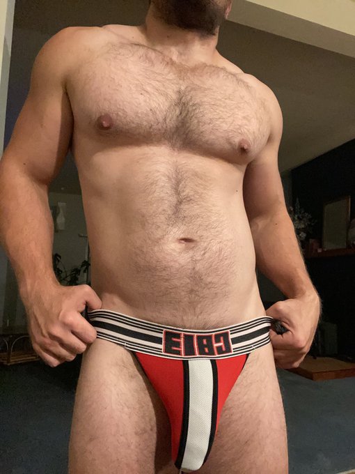 See what the back looks like on my onlyfans 😈 it&rsquo;s tight, but that cake is thickkkk 🤤 https://t.co/FvOngllcSJ