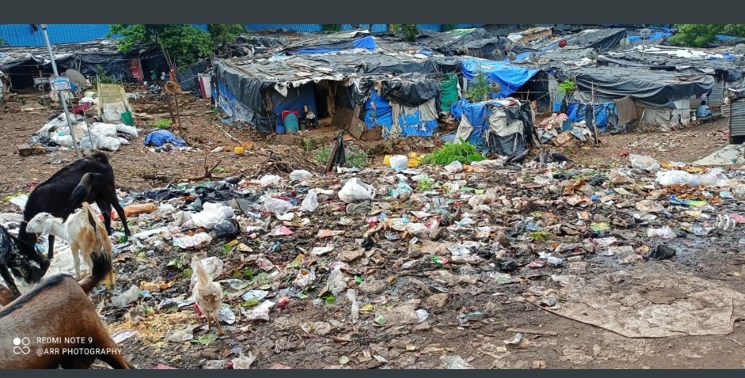 RhutujaM's tweet photo. सरकार ला सामान्य जनतेचे मत चालत. त्यांनी प्रत्येक वस्तूवर भरलेला GST चालतो. पण मालाड( पूर्व) वनविभागातील लोकांना सर्व प्रकारच्या सुविधा किंवा घरे का देत नाहीत. त्यानं चांगल जीवन #जगण्याचाअधिकार आहे की नाही ?@samyakvasa @CMOMaharashtra @PMOIndia @MahaForest @mybmc @mybmcWardPN https://t.co/76GehK6TPA