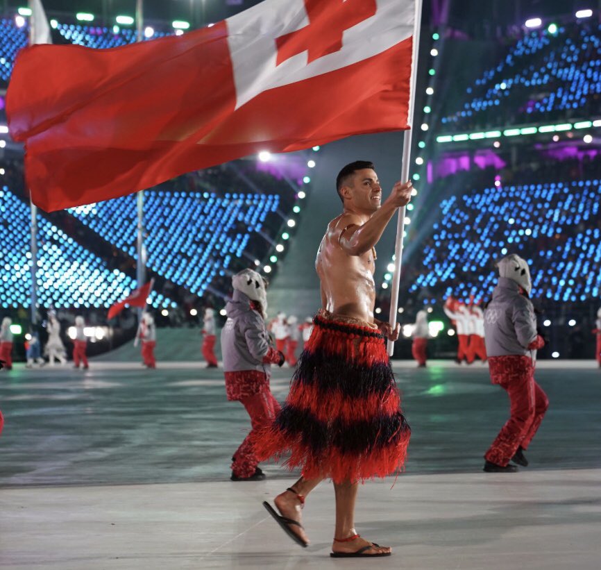 cryptho2000's tweet image. If there is a shortage of cooking oil to deep fry your tempura in Japan, while visiting for the Olympics, blame this guy. #oilguy #Oiledup #LubricatedGuy #lubedandready #Olympics #Olympics2021 #Olympic #OlympicGames #Tonga #Lubedup #オリンピック