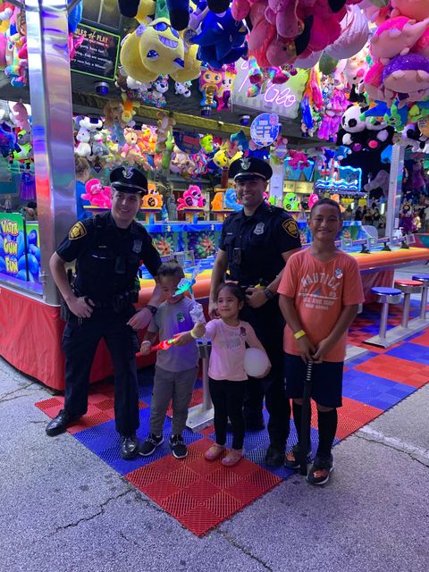 #FBF Officers at Fiesta 2021 doing what they do best: serving and protecting the city of San Antonio! 🚓 🎊  #BackSABlue #SAPOA

📷: S. Landes