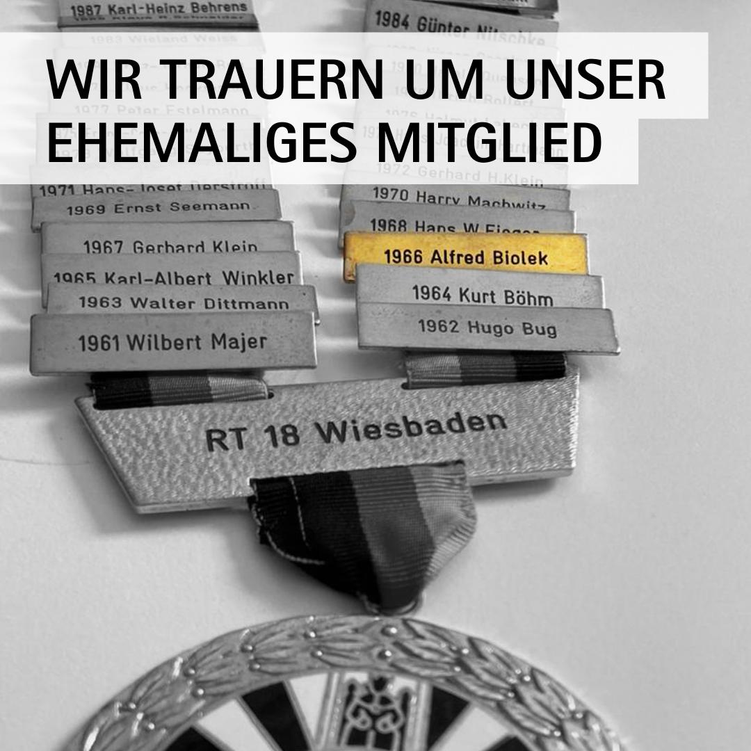 RoundTableDE's tweet photo. Wir trauern um unser ehemaliges Mitglied Alfred Biolek. Der Fernsehkoch und Entertainer war in jungen Jahren aktiv bei RT 18 Wiesbaden und 1966 Präsident am Tisch.
Unsere Gedanken gelten seinen Angehörigen.

#biolek #roundtable #ehrenamt #engagement https://t.co/sRn7knYksh