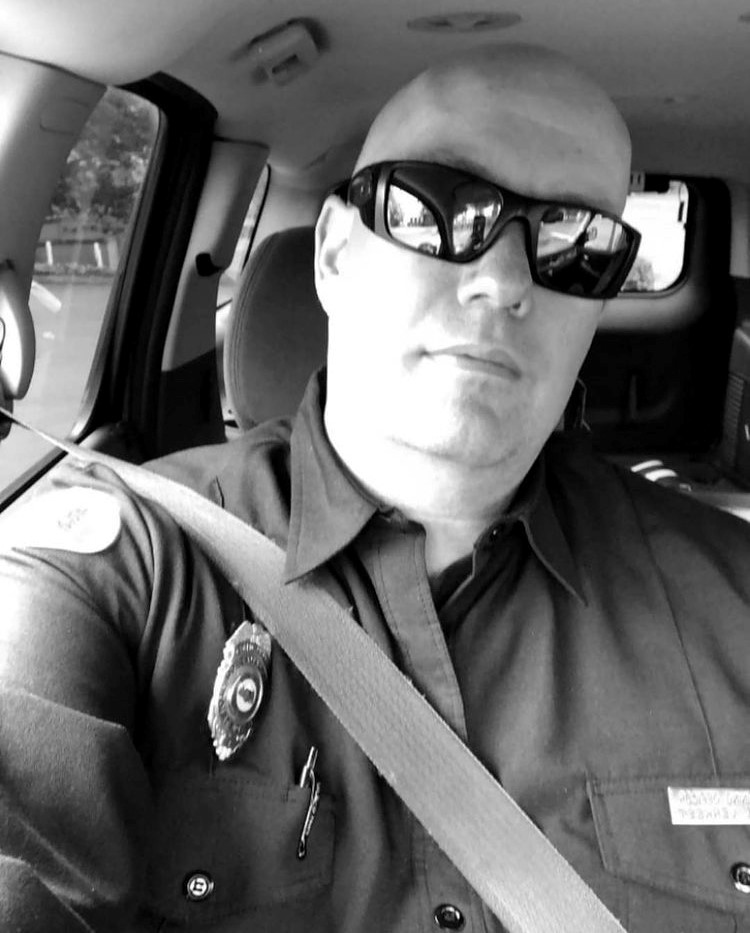 clackamasfire's tweet photo. #FridayVibes EMS Training Officer/Staff Captain Mike Verkest...one of Clackamas Fire's finest! #clackamasfire #ems #fireservice #firedepartment #ems #firephoto #drilltower #emergency #fire #paramedic #fireground #firefighter #firerescue https://t.co/WCtZiyCMwu