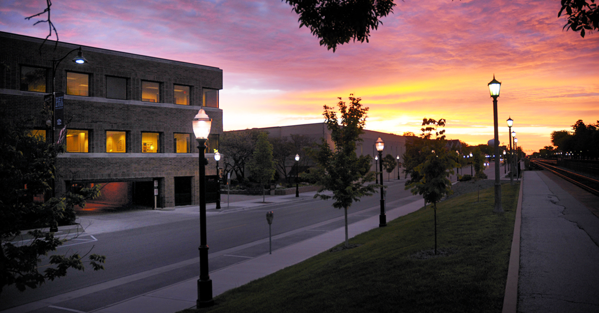 Grayhill_Inc's tweet photo. Grayhill's headquarters resides by the beautiful downtown LaGrange. Many of our mechanical, optical, and hall effect switches are made here where these products become critical components for our customers. https://t.co/DwIOrlz42M