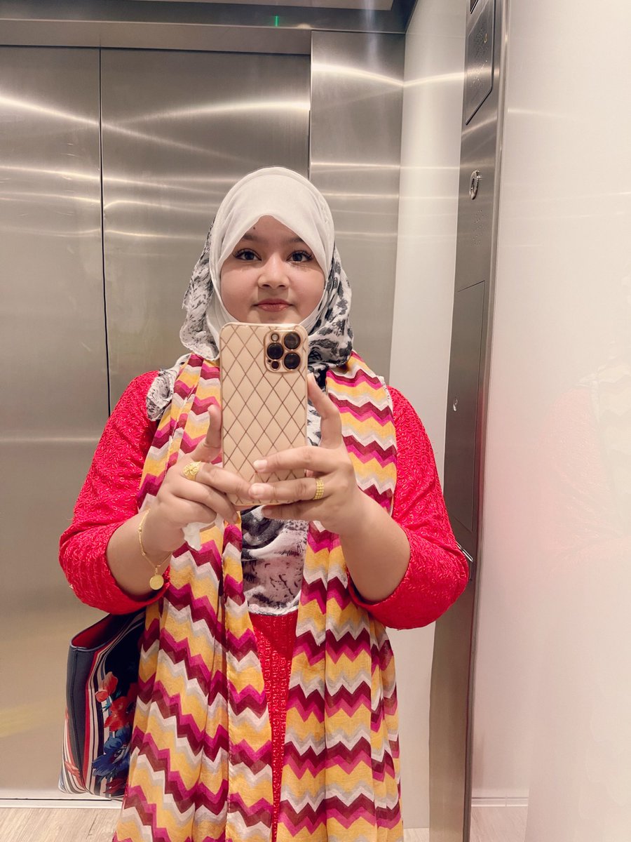 FoujiaKeya's tweet photo. As a doctor, never-ending study, that's why went to my UWS Campus to study as well as returning my book.
Dear Researchers all the best for the Doctoral Journey.
Feeling Blessed #uws #doctorofbusinessadministration #DrFoujiaMannanKeya https://t.co/UeI0POSLaH