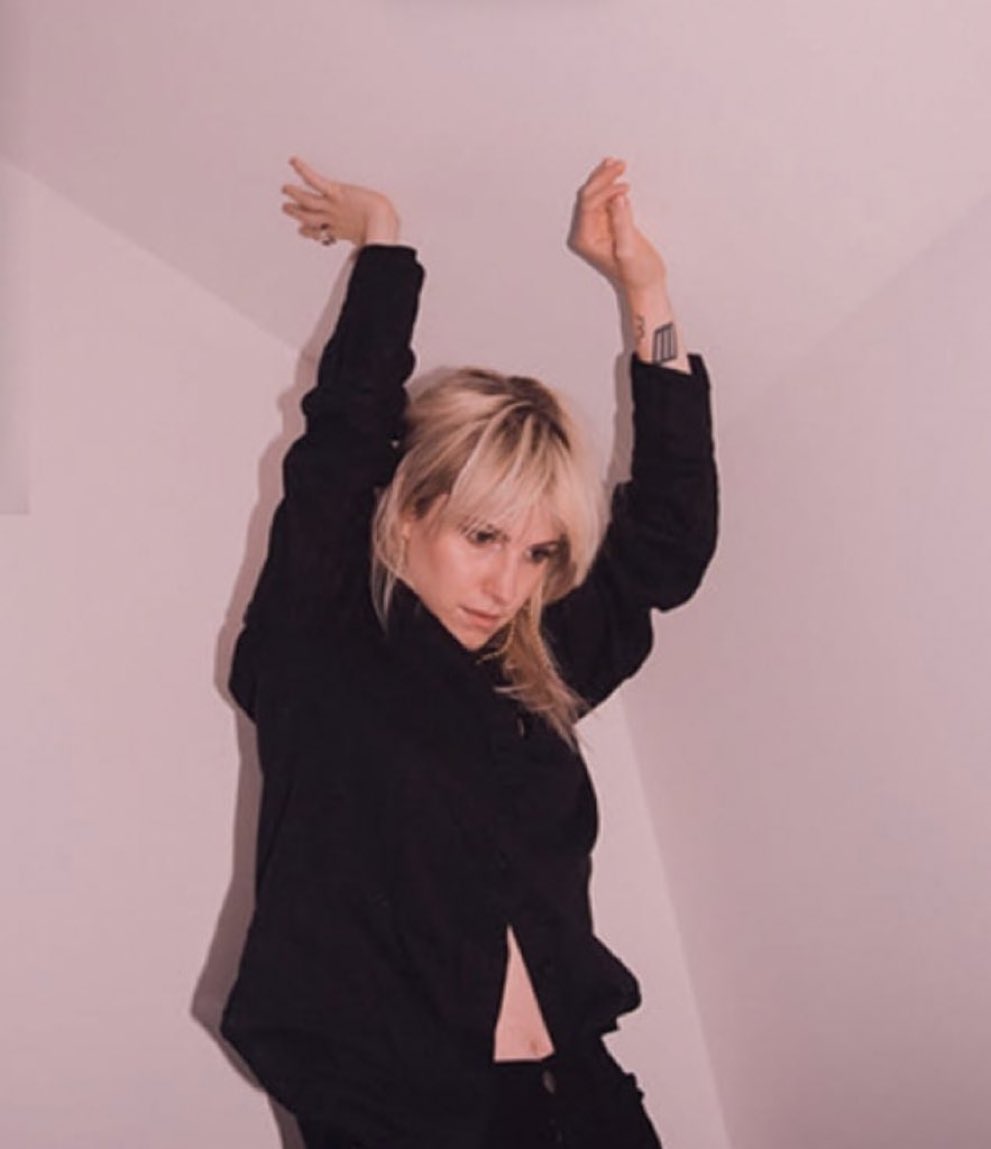 Check a list of independent music stores in States having @yelyahwilliams Flowers for Vases / descansos🥀 on Milky Clear and pre-order a copy! 
• recordstoreday.com/UPC/0756786437…