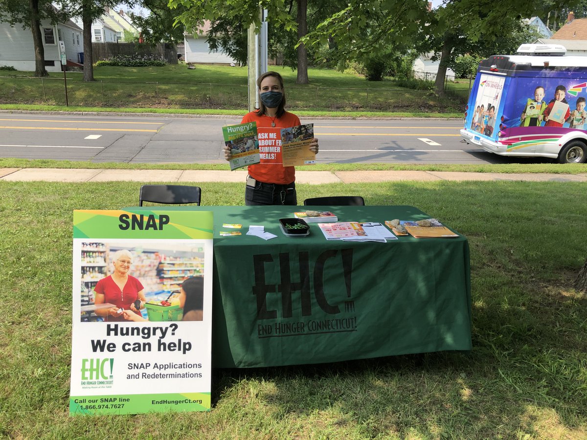 EndHungerCT's tweet photo. Our nutrition outreach staff were at it again this week w/ a visit to our partner at #NorthEndFarmersMarket! Grateful 4 opportunities to be in-person to share info/resources! Visit the market Wed in front of North End Senior Center 9a-12p🍅
#endhungerct #foodforall #hungerfreect https://t.co/5SR39mWJVn