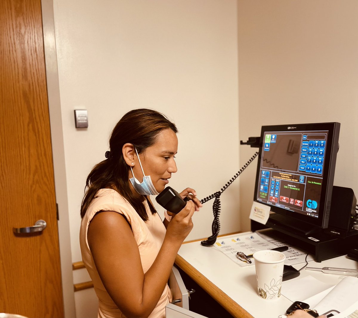 Training our new PEM fellows in Telemetry/EMS. Dr. Valderrama answering a trauma call 🚑
 #EMS #Prehospitalcare #Cincykids @CincyChildrens @EMSCImprovement