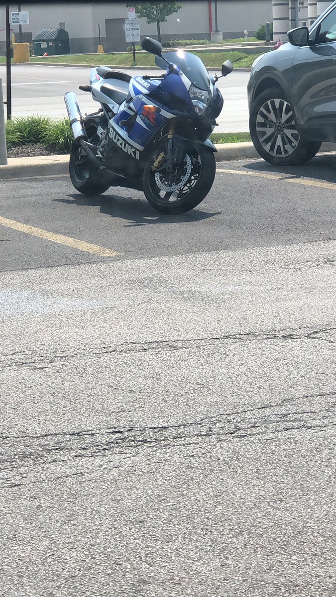 PierreLuciano's tweet photo. Quick ride on the #GSXR   Wfote b🔥🔥🔥 https://t.co/BqQXXhjKzW