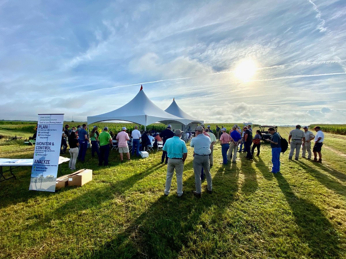 SurePointAg's tweet image. We had the opportunity to be part of a recent John Deere LEAD event with the folks at @SunSouthllc in Georgia, and our presentation was very well received! Thank you to everyone involved. #SureFireAg #PrecisionAg #LiquidApplication #FertilizerApplication #FarmSmarter #AgTwitter