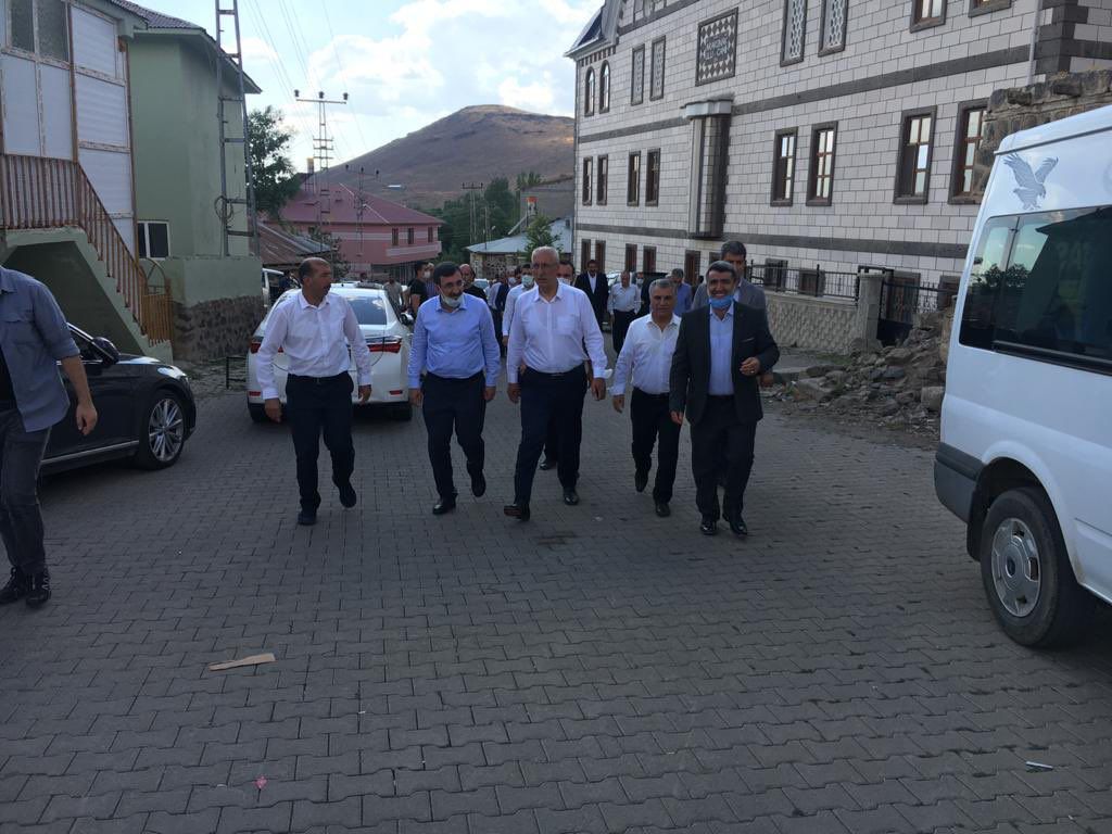 #Arakonak Beldemizde Bayramlaşma programına katılan TBMM Plan ve Bütçe Kom.Bşk <a href="/_cevdetyilmaz/">Cevdet Yılmaz</a>,
Vekilimiz <a href="/FeyziBerdibek1/">Feyzi Berdibek🇹🇷</a>,
İl Bşk <a href="/hsaglar/">Haşim Sağlar</a>,
İl Bel Bşk. <a href="/Erdalarikan12/">Erdal ARIKAN</a> Bel.Bsk <a href="/ahakimyildiz/">Abdulhakim Yıldız</a> il Gnç.K.Bşk <a href="/omerkatkay12/">Ömer KATKAY 🇹🇷</a> ve Parti yönetimine  katılımlarından dolayı teşekkür ederiz..