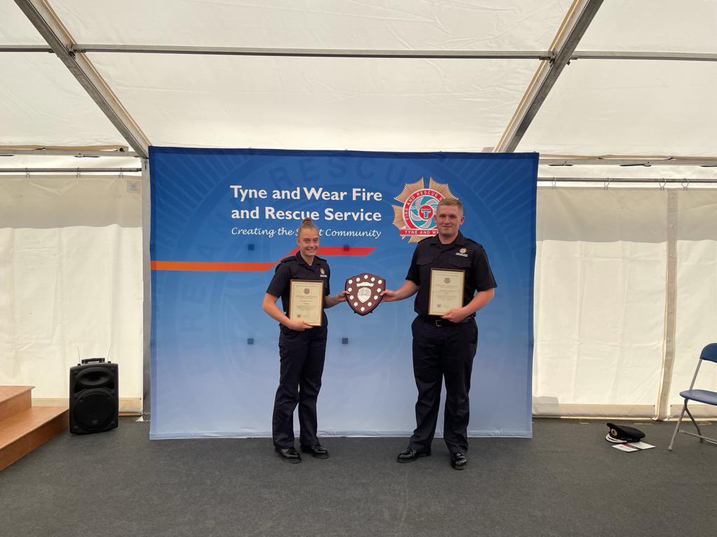 TwfrsT's tweet photo. Course 53/21 Dusty Ashman award winner FF Rocket &amp; FF Farrow https://t.co/vXgvP7AnRO