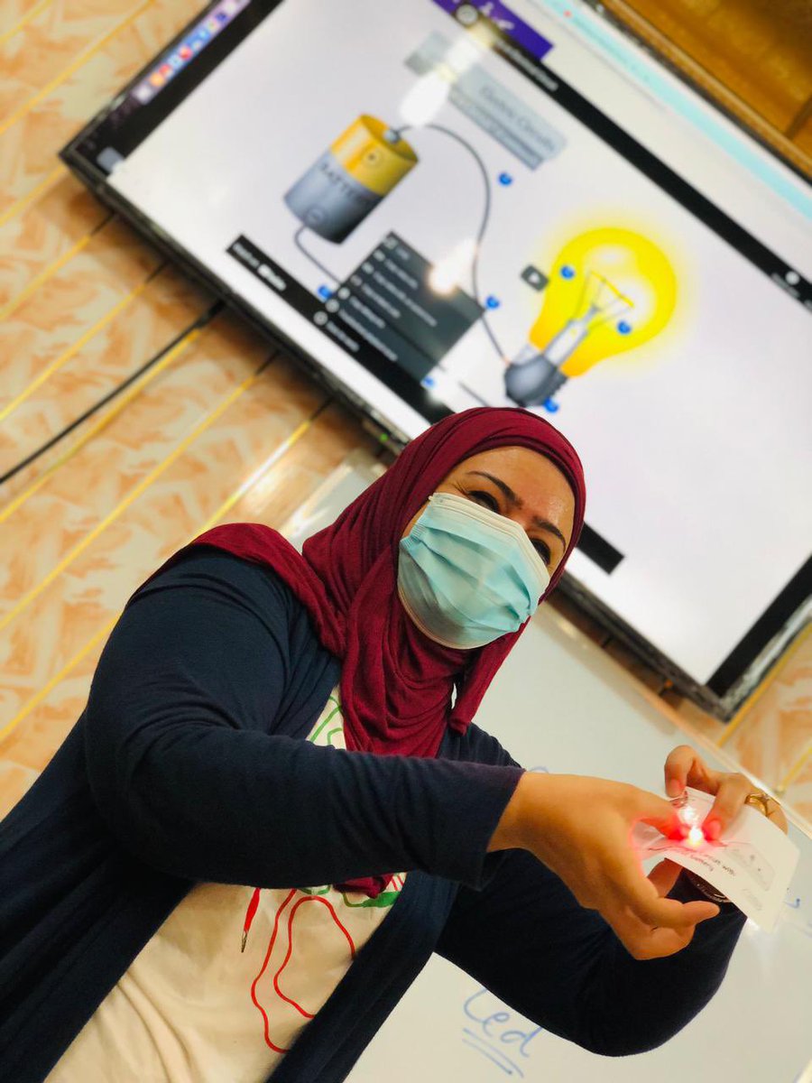 nadiaali3000's tweet image. That moment when the led works 🥰, we had our first day @makeymakey with lots of fun. Kids got to learn about MM and made switches #MyCodeClub, what a better way to celebrate @CoderDojo than showing the great influence they leave into our community #10YearsOfCoderDojo