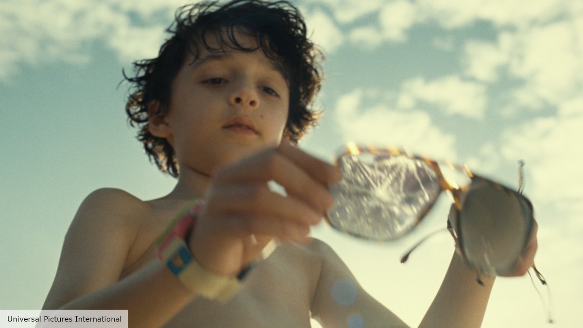 #OldTheMovie has plenty of twists and turns, but what actually happens? Here is Old's ending explained👀

thedigitalfix.com/old/ending-exp…