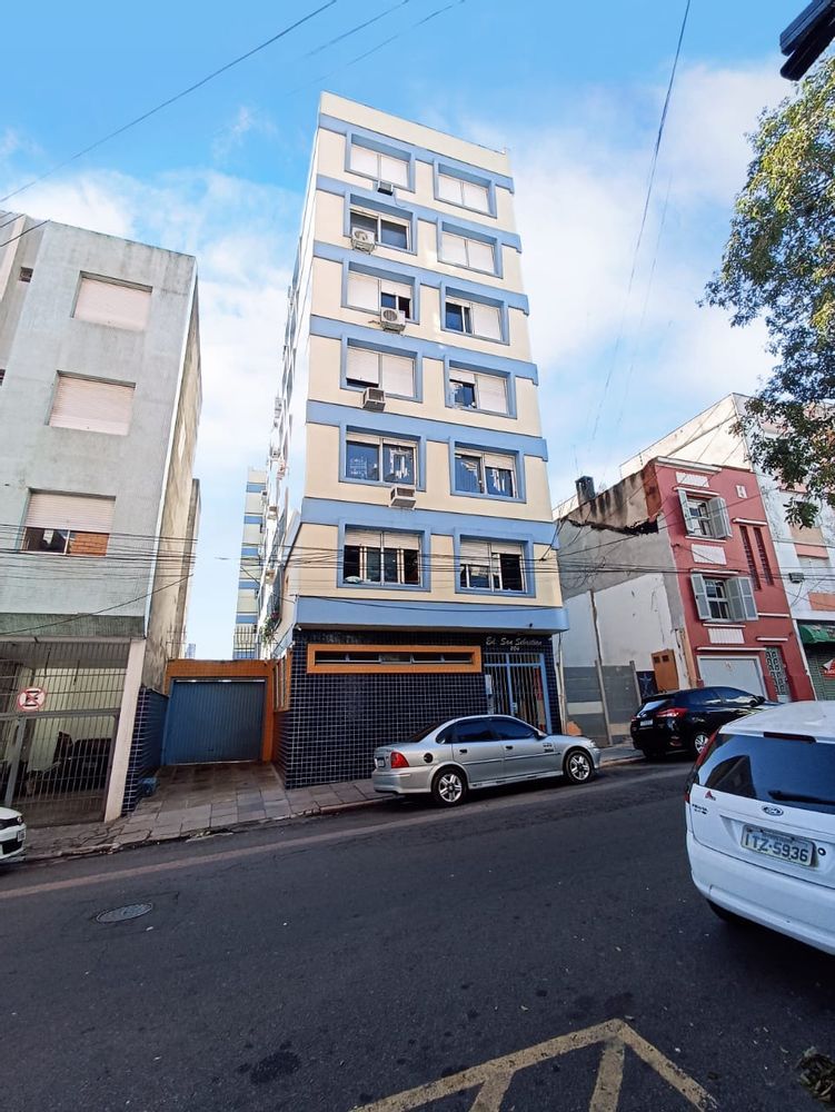 deisecimovel's tweet image. OPORTUNIDADE PARA COMPRAR DE BARBADA!
Apartamento na Duque de Caxias | Centro Histórico | R$ 359.000,00
👉86m² área privativa
👉DE FRENTE
👉100% REFORMADO
👉3 dormitórios
👉2 banheiros
👉1 vaga 
👉Gás Central
👉Móveis sob medida com 2 ar condicionado
👉Lavanderia separada