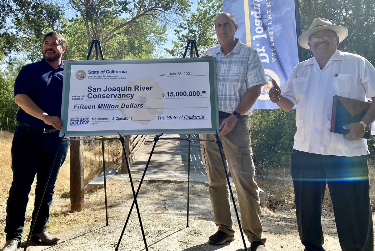 So happy to present this $15 million check today to the San Joaquin River Conservancy to help with maintenance & operations of public land along the #SanJoaquinRiver.
#ParksForAll
