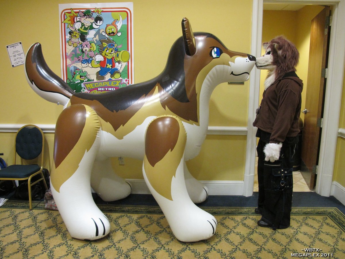 wildbilltx's tweet photo. My #FursuitFriday flashback goes 10 years back to @MegaplexCon 2011 !!  Remember the days when fursuiters could do silly stuff and not feel so self-conscious about it? https://t.co/mTlfkWUtlo