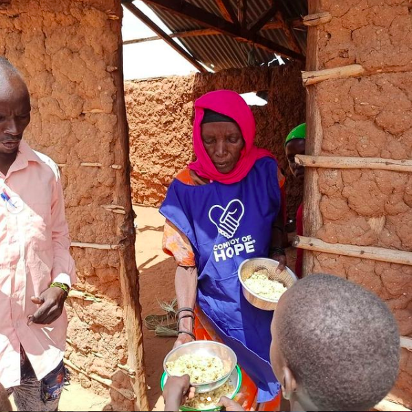 ConvoyofHope's tweet photo. You can deliver hope — one bowl of food at a time. With Convoy of Hope's #feedONE, it takes only $10 to feed a child for an entire month. Learn more at https://t.co/SN3DlBKhmW. https://t.co/3k6MvbfrRF