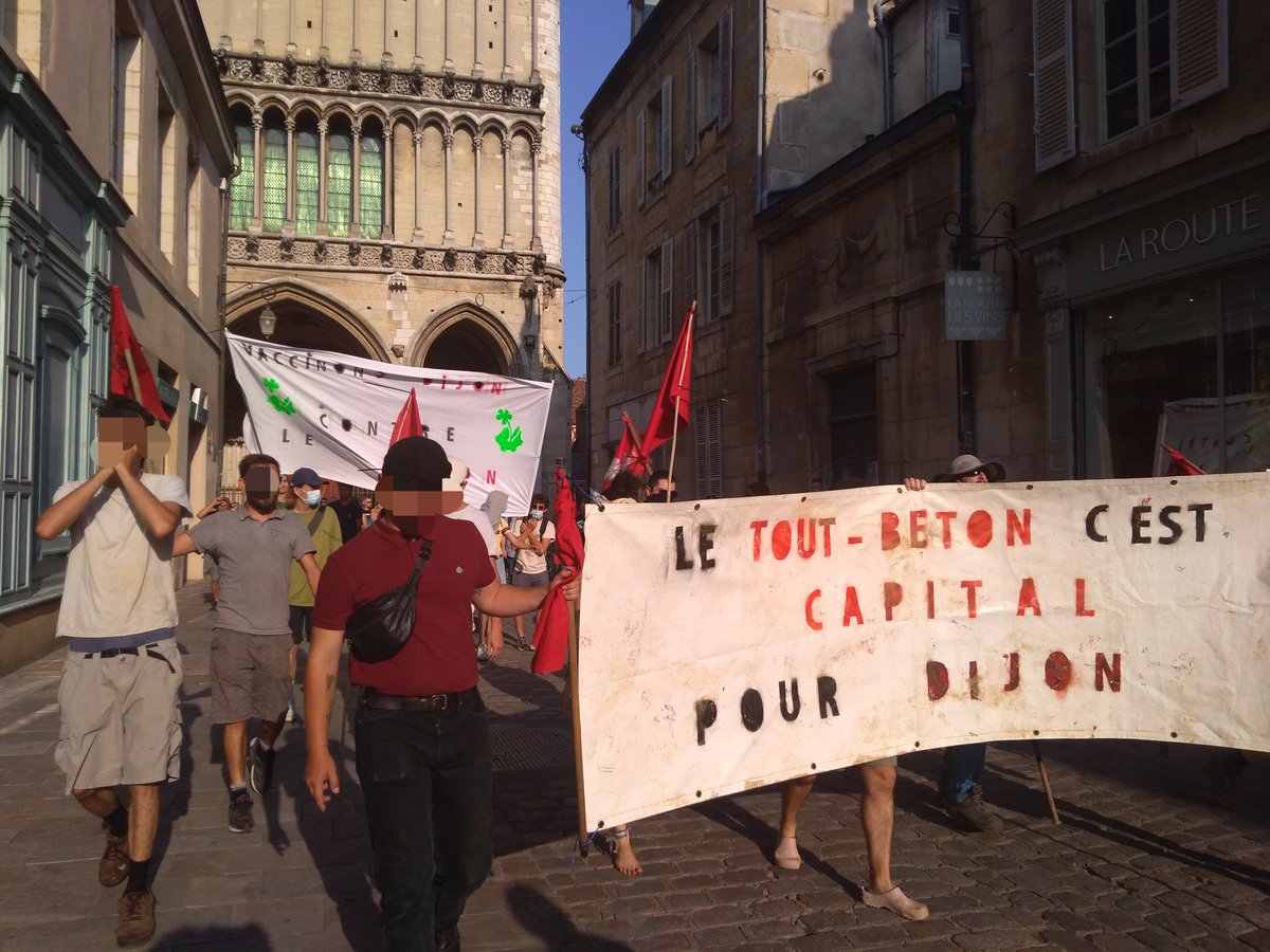JardinEngrenage's tweet photo. 🔴 Contre la catastrophe écologique en cours et la folie mégalo du maire, nous étions dans les rues de Dijon hier pour crier notre rage. https://t.co/khArn2q66i