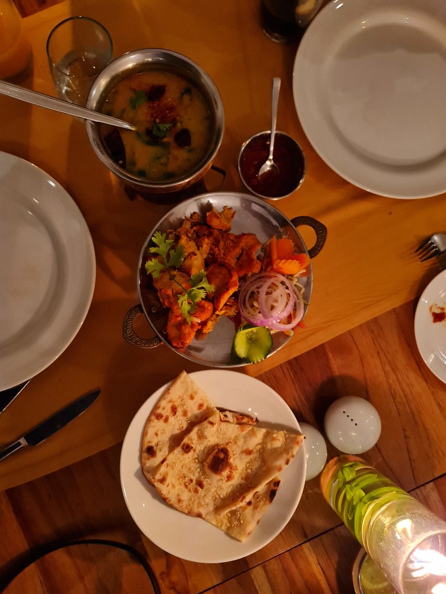 🄳🄸🄽🄽🄴🅁 | #TandoorMahal | @KuramathiISLAND
.
.
.
.
#love #tasty #foodlover #dinner #indianfood #indian #foodstagram #instagood #eat #foodies #photooftheday #foodblogger #chickentikka #naan #kulfi #KuramathiMoments #KuramathiIsland #Maldives #VisitMaldives #SunnySideOfLife