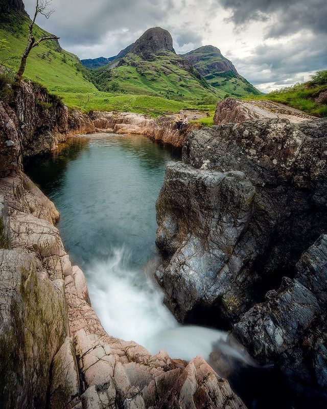 Oh, #Glencoe..😍 Take a moment, sit back &amp; enjoy this stunning scene ⛰️💙 #RespectProtectEnjoy 📍 #Highlands 📷 IG/bradhyd