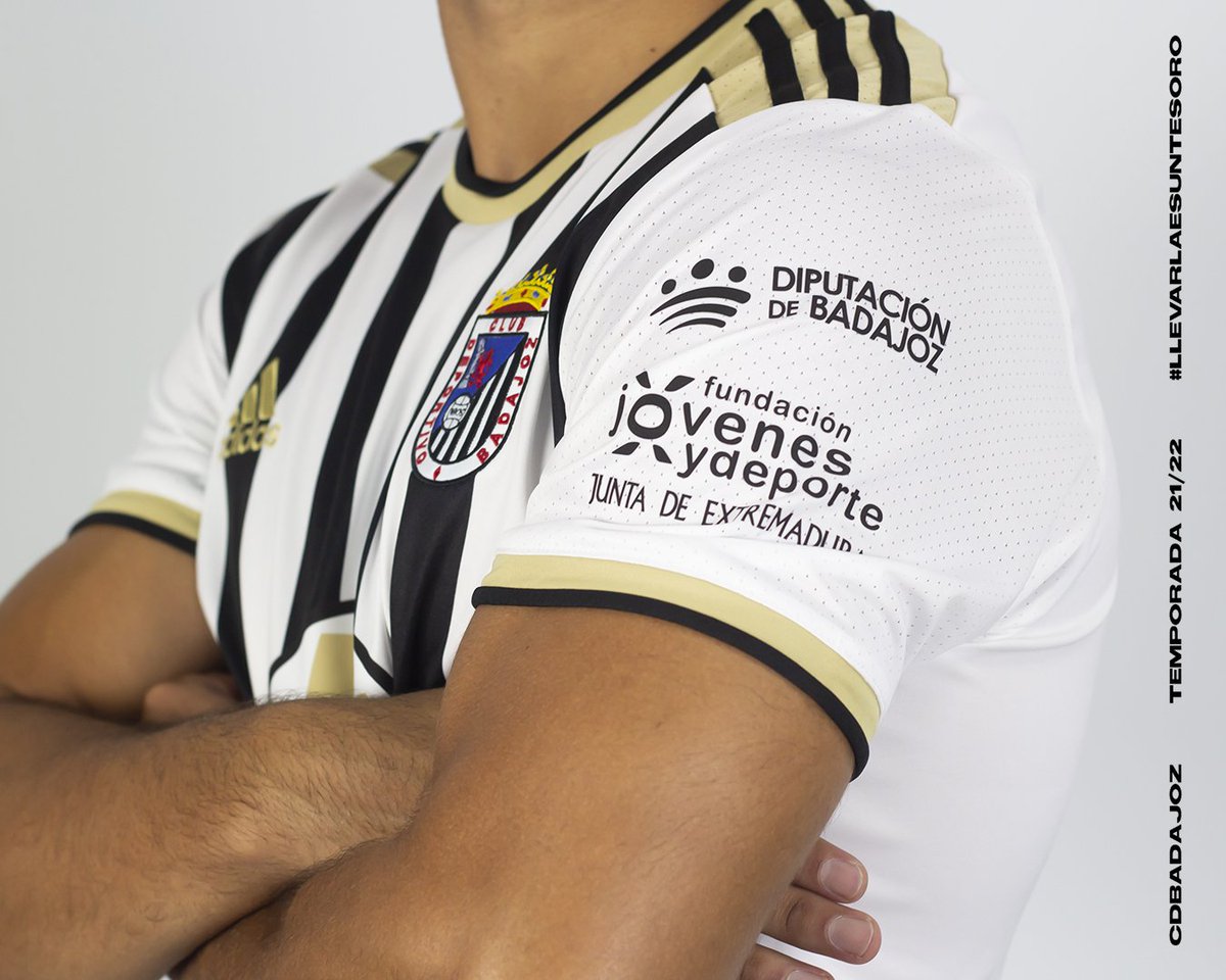 ¡Aquí las tenemos! 🙌

🆕 Os presentamos nuestras equipaciones para la temporada 2021/2022

¿Qué os parecen? 🤔

#LlevarlaEsUnTesoro🗺