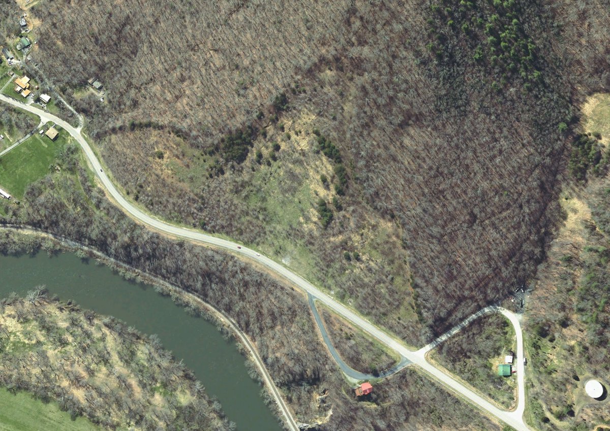 playingwithdata's tweet photo. This 2:1 laid back slope has about 120m of vertical relief on it near #HotSprings #NC. A few #landslides visible in 2017-vintage half-meter #lidar. Adjacent river is the mighty #FrenchBroad. Been carving this valley for a long time.
#geohazards #geotech https://t.co/3cJ1hrmqUs