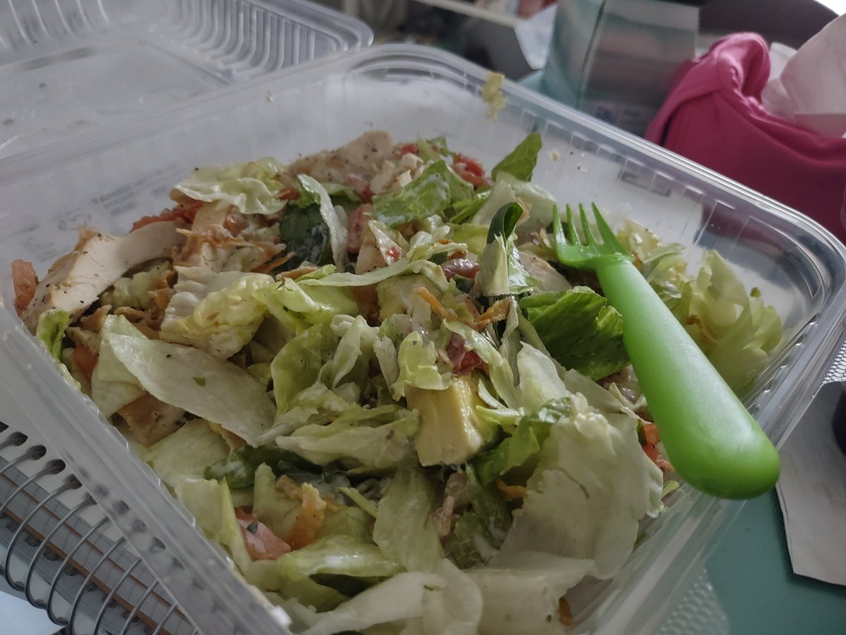 marcomm_martin's tweet photo. @officialchilli picked up 2go order of Quesadilla Ex Salad. No Quesadilla. No beans. 2 strips of Chicken? No Corn.  I didn't order a GARDEN SALAD. Tried calling the store, no one answers.  You guys used to be so good/convenient. DISAPPOINTED in Jax, Fla. https://t.co/nGHe5GE6Vu