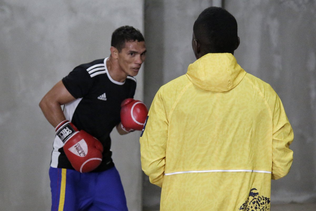 laurabernalb_'s tweet photo. #FlashTokyo2020
11:02 p.m. 🇨🇴 🥋Taekwondo: Andrea Ramírez (-49 kg)
11:06 p.m. 🇨🇴 🥊 Boxeo: Céiber Ávila (preliminares 57 kg)
11:45 p.m. 🇨🇴 🥋Taekwondo: Jefferson Ochoa (-58 kg)
Sábado, 6:55 a.m. 🇨🇴
🏊🏻 Jorge Mario Murillo (100 m pecho, eliminatorias) https://t.co/pCLhc9msrB