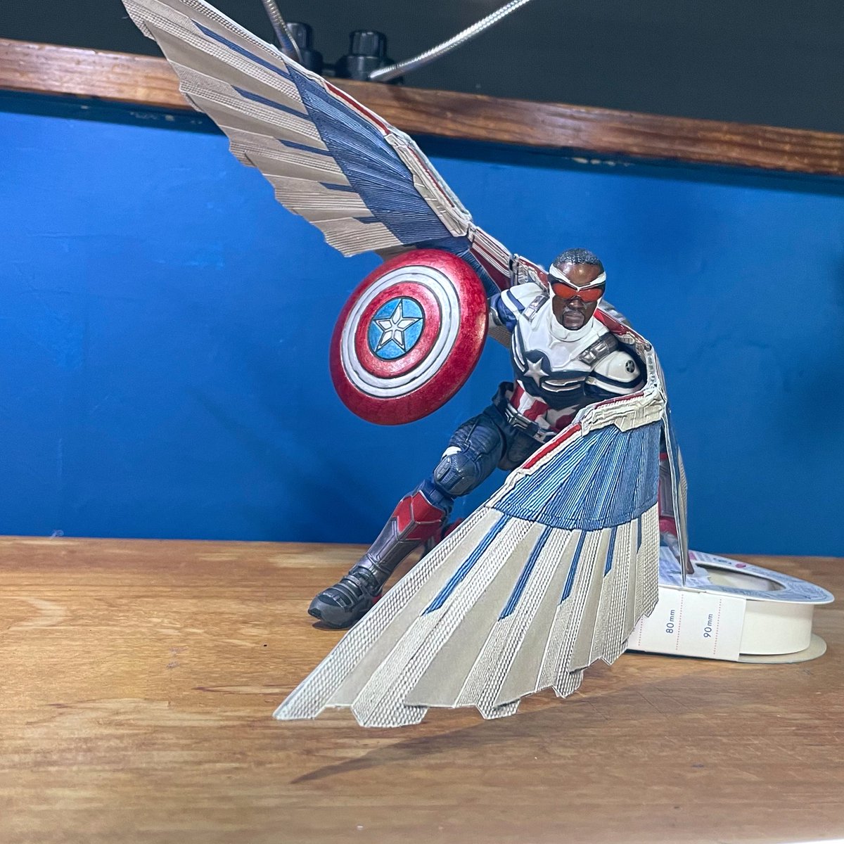 マーベルレジェンド キャプテン ・アメリカ(サム・ウィルソン)の翼を紙