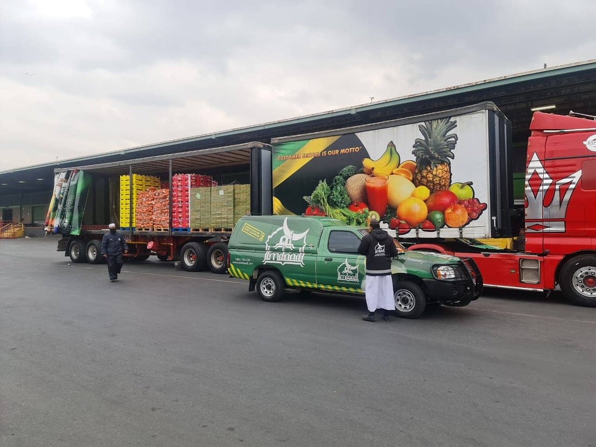 Al-Imdaad Foundation teams in Johannesburg load fresh produce for dispatch to communities in KwaZulu-Natal who have been affected by shortages in food supplies due to the recent unrest.

#alimdaad #gauteng #kwazulunatal #southafrica #unrest #upliftment #support #foodsupplies