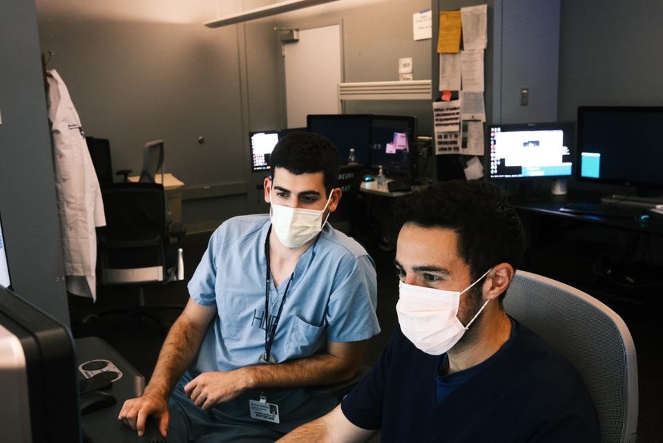 Penn Radiology Residents (@pennradres) on Twitter photo The training begins! Big sib/R2, Jon Avallone, helping out on baby call with lil sib/R1, Cyrus Farazmand. <a href="/futureradres/">Future Radiology Residents</a> <a href="/PennRadiology/">Penn Radiology</a> #pennmedicine #pennradiology The training begins! Big sib/R2, Jon Avallone, helping out on baby call with lil sib/R1, Cyrus Farazmand. <a href="/futureradres/">Future Radiology Residents</a> <a href="/PennRadiology/">Penn Radiology</a> #pennmedicine #pennradiology