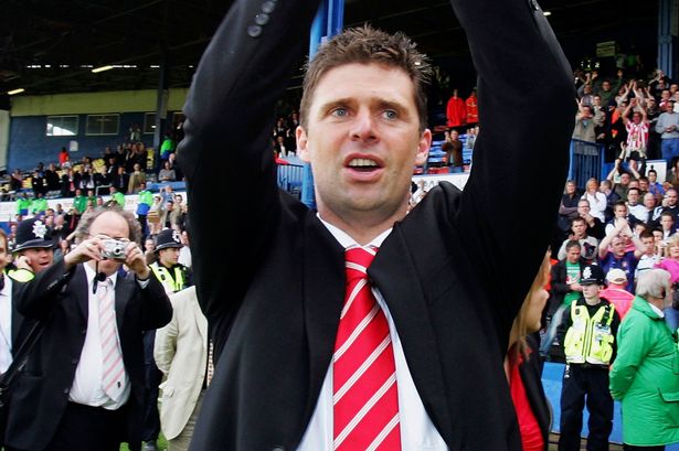 RokerRoarcom's tweet photo. "I learned my trade at Arsenal, became a footballer at Manchester City, but Sunderland got under my skin. I love Sunderland."

25 years ago today, @reid6peter signed Niall Quinn. What a signing ❤ #SAFC https://t.co/PaHsYyBTmG