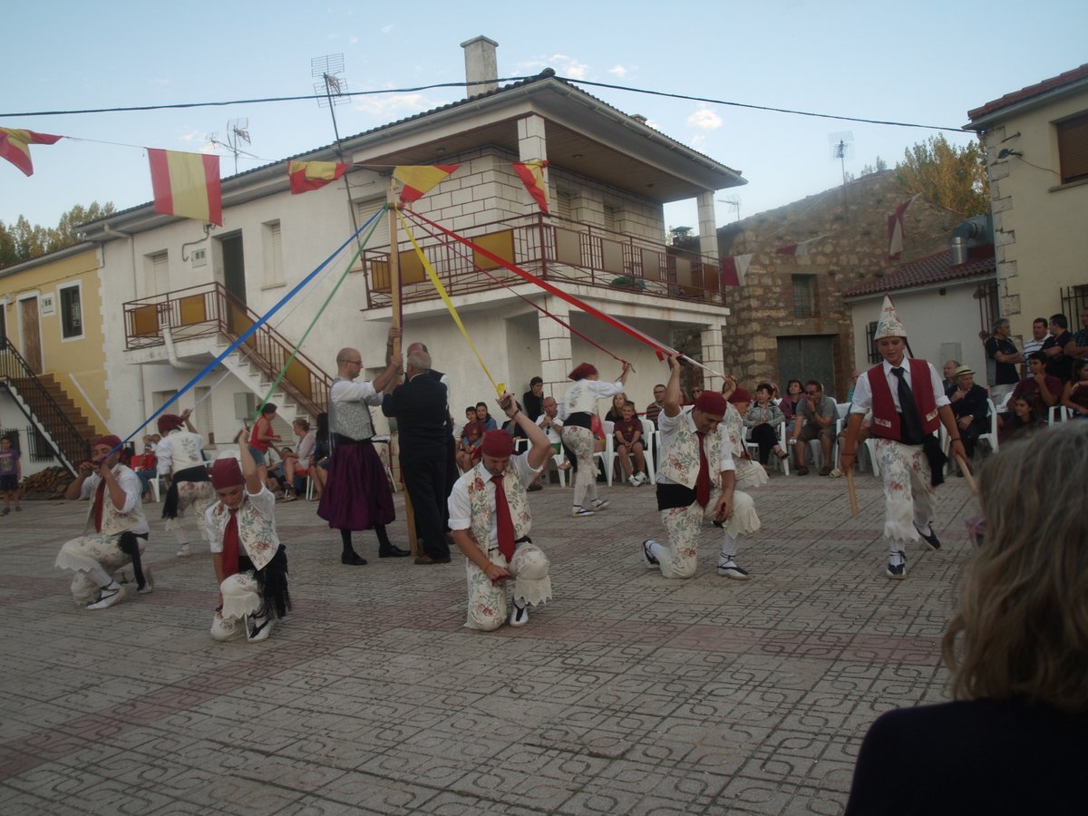 martinezgajulio's tweet photo. #Fiestas tradicionales de #Guadalajara. Danzantes de #Condemios de Arriba. https://t.co/WYn6q3LCLh